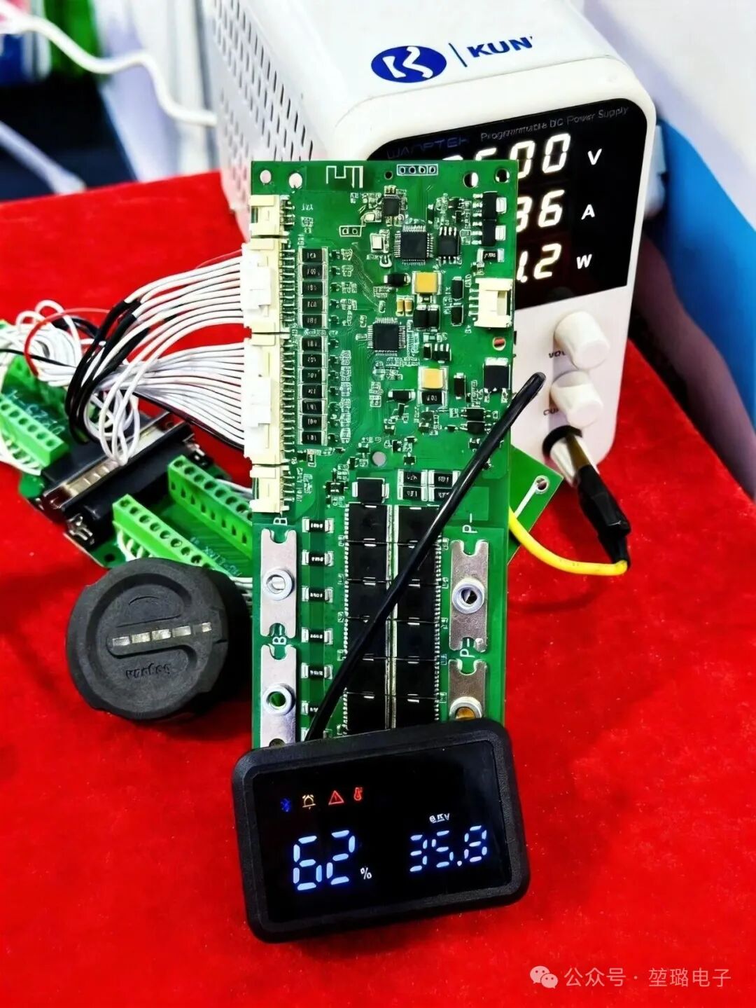 Kunlu debuts new BMS and Bluetooth battery display at Feng County EV Expo